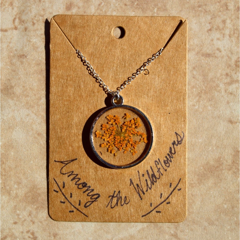 ORANGE QUEEN ANNE'S LACE NECKLACE